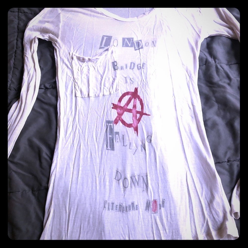 Long sleeve literature noir tee